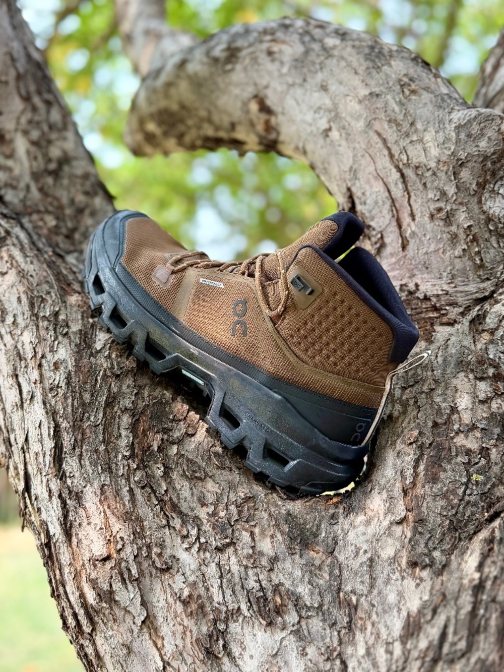 On Running Cloudrock Mid Waterproof Hiking Shoes - US11 - Picture 1 of 6